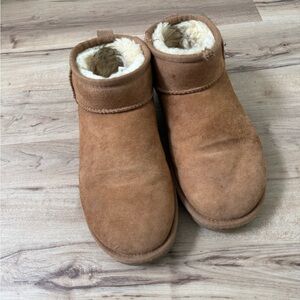 UGG Women’s Classic Ultra Mini Cozy Tan Boots